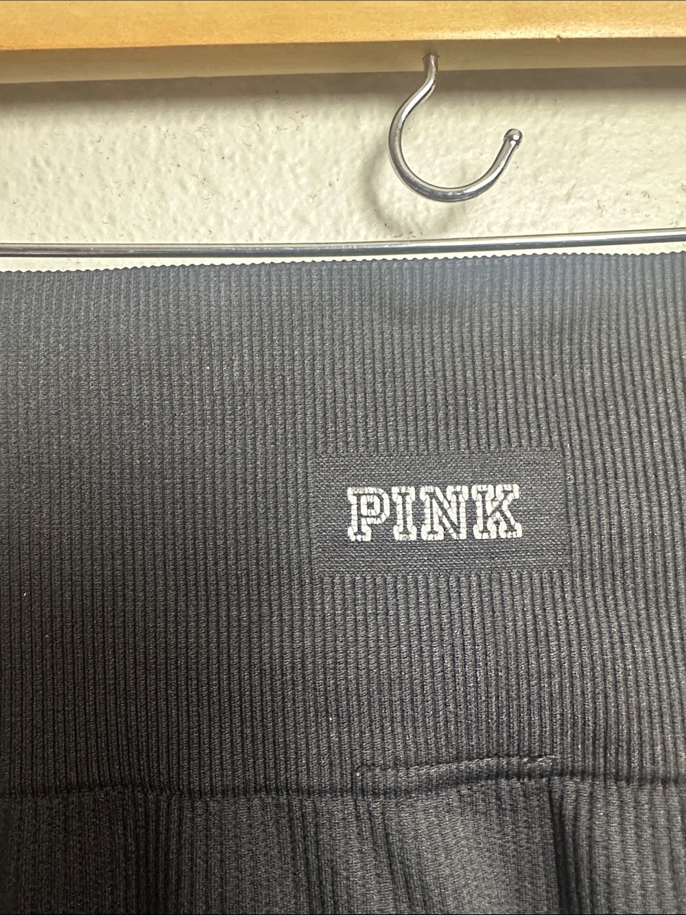 PINK Victoria's Secret Black High-Waist cool and comfy Leggings with Side Pocket - Picture 5 of 5
